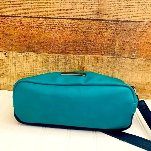 Danielle Nicole Purse  - Picture 4 of 7